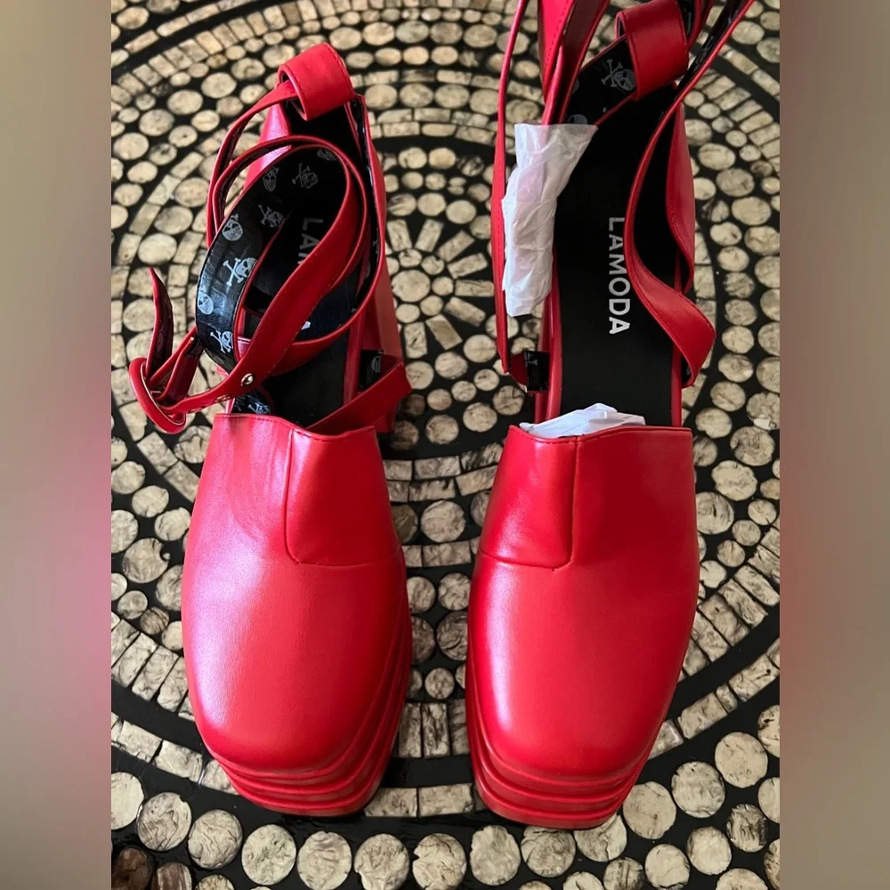 Lamoda Serious Love Platform Heels - Picture 8 of 9